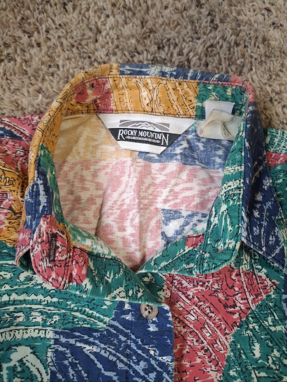 ROCKY MOUNTAIN CLOTHING CO. Multicolor Patterned Men's Button-Up Shirt. Vintage.